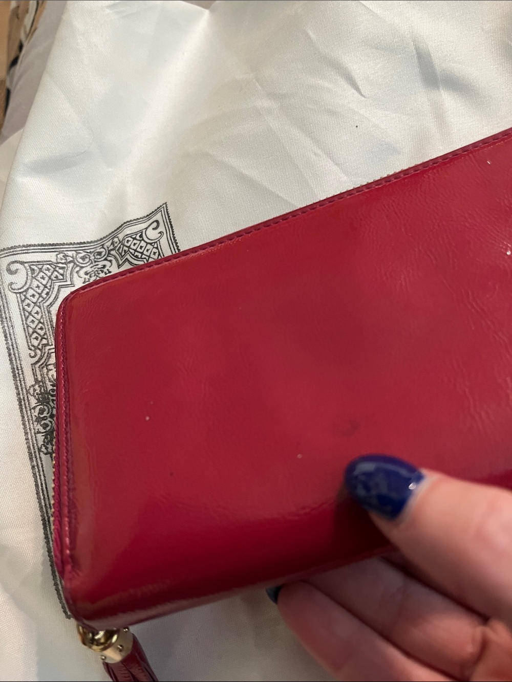 EUC Gucci Fuchsia Patent Leather Soho Zip Around Wallet with Tassel and Dustbag - Picture 5 of 16